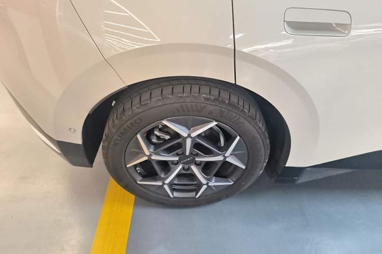 Used Lynk & Co Z20 2025 530 km Range Rear-Wheel Drive Pro
