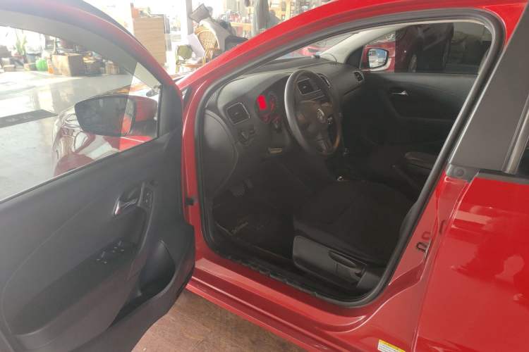 Used Volkswagen Polo 2013 1.4L Automatic Comfort Edition
