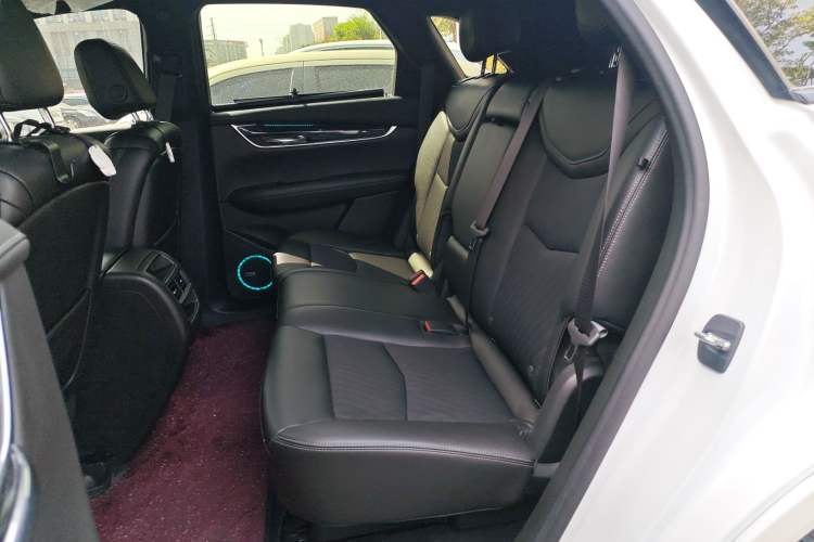 Used Cadillac XT5 2021 2.0T Two-Wheel Drive Luxury Version Left Rear Seat