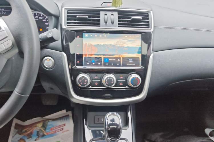 Used Nissan Tiida 2021 1.6L CVT Smart Drive Edition Audio And AC Panel