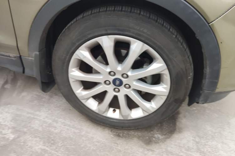 Used Ford Kuga 2015 1.5L GTDi Two-Wheel Drive Fashion Edition Right Front Wheel Hub