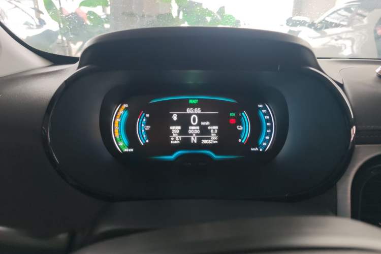 Used Chery QQ Little Ant 2022 Restyled Version Sweet Pink Edition Half-Sugar Version 30.6 kWh 30 kW 301 km