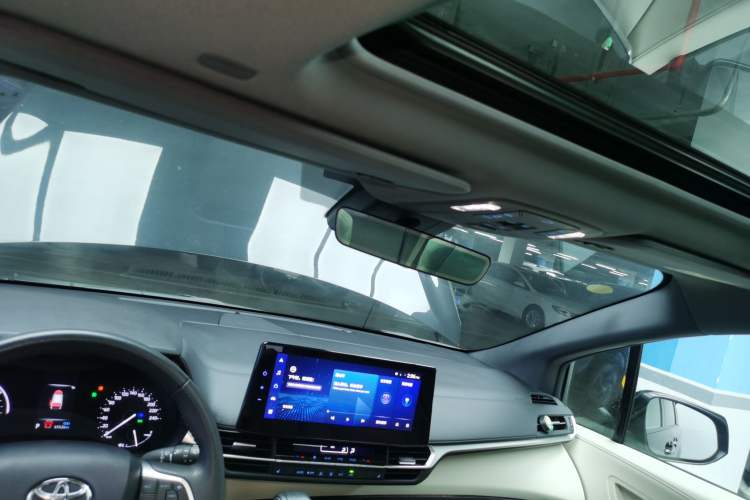 Used Toyota Granvia 2022 2.5L Hybrid Premium Edition Headliner