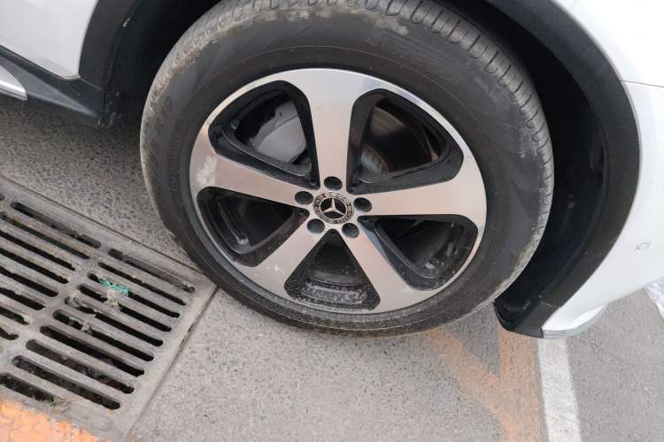 Used Mercedes-Benz GLC 2018 Facelift GLC 260 4MATIC Luxury Edition
