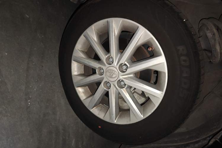 Used Toyota Camry 2015 2.0G Premier Edition Right Front Wheel Hub