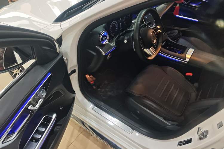 Used Mercedes-Benz C-Class 2024 Restyled C 260 L Sport Edition Driver Seat