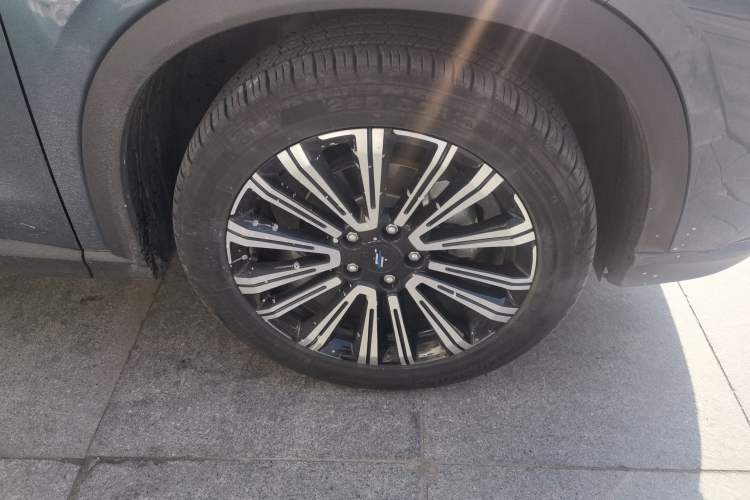 Used CHANGAN OSHAN X5 2023 Enjoy Edition 1.5T DCT Luxury Model Right Front Wheel Hub