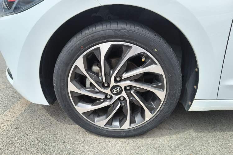 Used Hyundai Elantra (6th Generation / Lingdong) 2020 1.5L CVT Smart & Stylish – Elite Version
