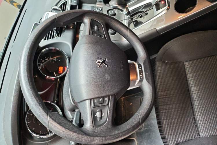 Used Peugeot 3008 2016 2.0L Automatic Classic Edition