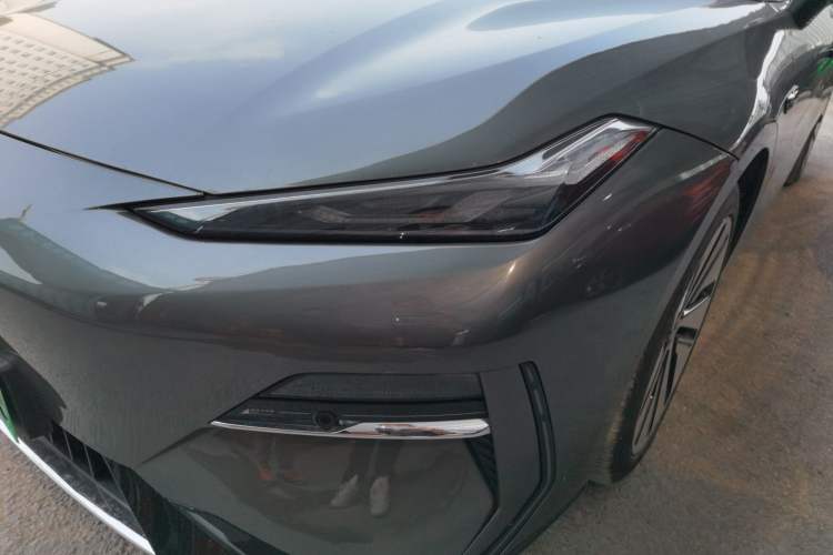 Used Geely Galaxy E8 2024 665 km Range Rear-Drive Starship Long-Range Version