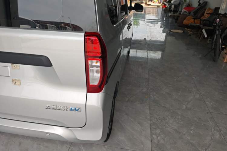 Used Wuling Zhiguang New Energy 2025 Model 305km Ambitious Edition