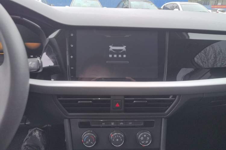 Used Volkswagen Lavida 2022 1.5L Automatic Vision Edition Audio And AC Panel