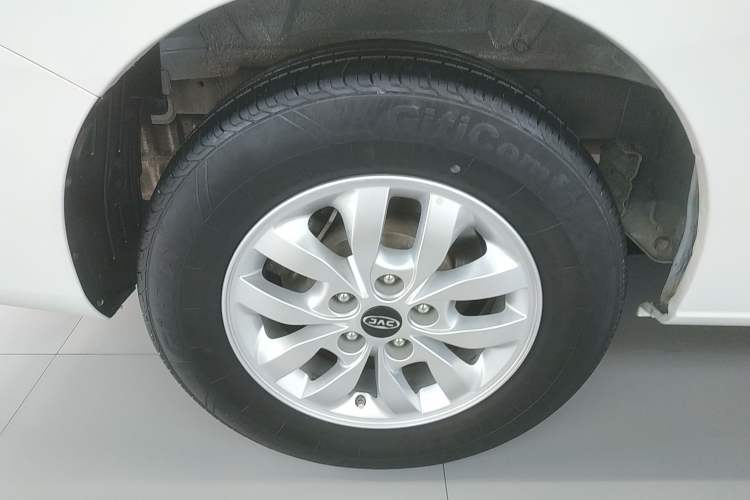 Used JAC Refine M4 2021 2.0L Manual Commercial Edition