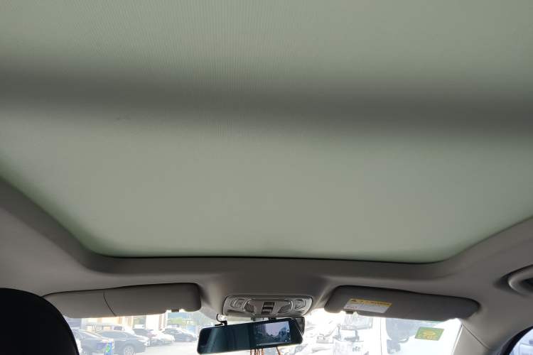 Used Roewe RX5 MAX 2019 300TGI Automatic 4G Connect Luxury Edition Headliner