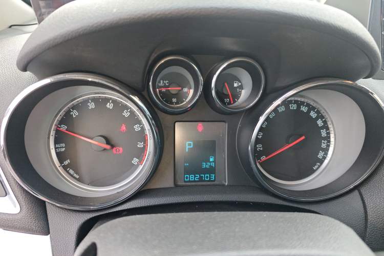 Used Buick Encore 2015 1.4T Automatic Two-Wheel Drive Urban Elite Version