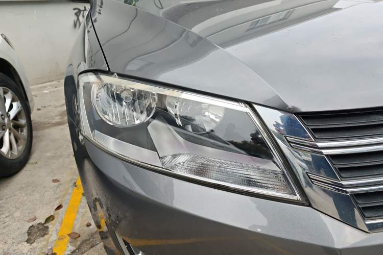 Used Volkswagen Lavida 2013 Revised Version 1.6L Automatic Luxury Edition
