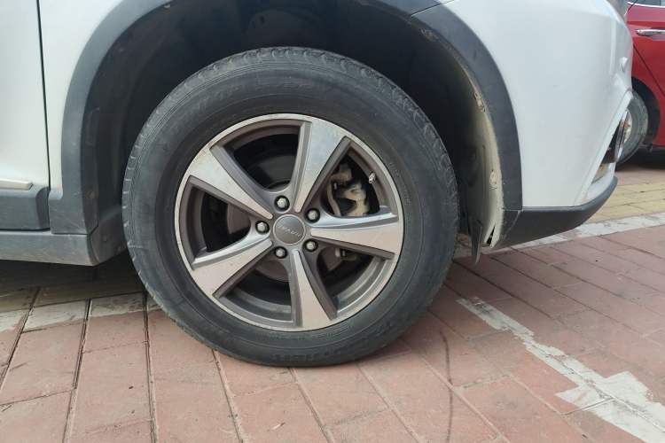 Used Haval H6 2015 Sport Edition 1.5T Manual Two-Wheel Drive Elite Model Right Front Wheel Hub