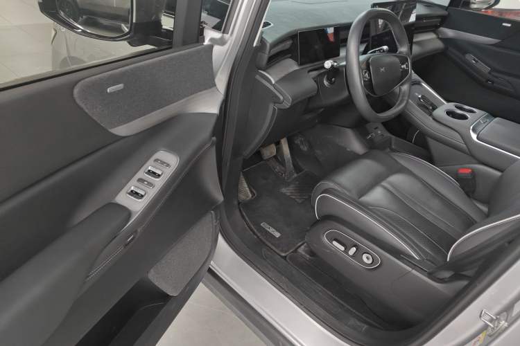 Used XPeng X9 2024 640 All-Wheel Drive High-Performance Max
