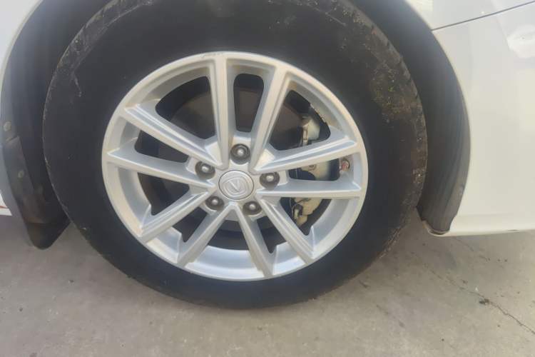 Used CHANGAN Ruicheng CC 2021 Blue Whale Edition 1.5T DCT Elite Model Right Front Wheel Hub