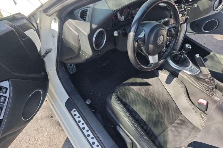 Used Toyota 86 2017 2.0L Manual Luxury Version