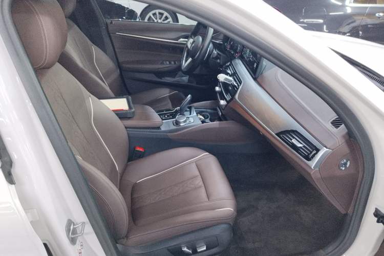 Used BMW 5 Series 2022 Second Facelift 530Li Leading Edition M Sport Package
