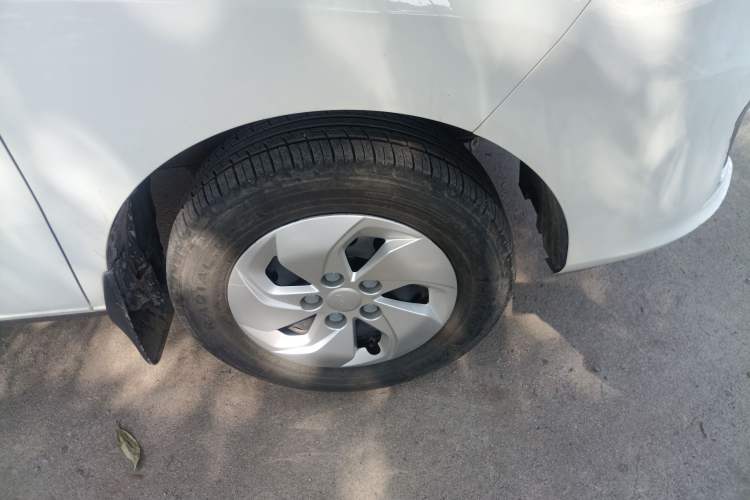 Used JAC Refine M3 2024 PLUS 2.0L HEV Elite Edition Right Front Wheel Hub