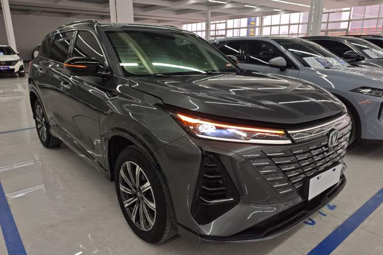 Used Changan CS75 PLUS 2024 3rd Generation Champion Edition 1.5T Intelligent Drive Dynamic Model
