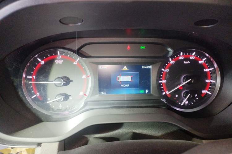 Used SAIC MAXUS Xintu V90 2022 2.0T Automatic VAN Rear-Drive Extended Wheelbase High Roof with Dual Rear Tires 3-Seater