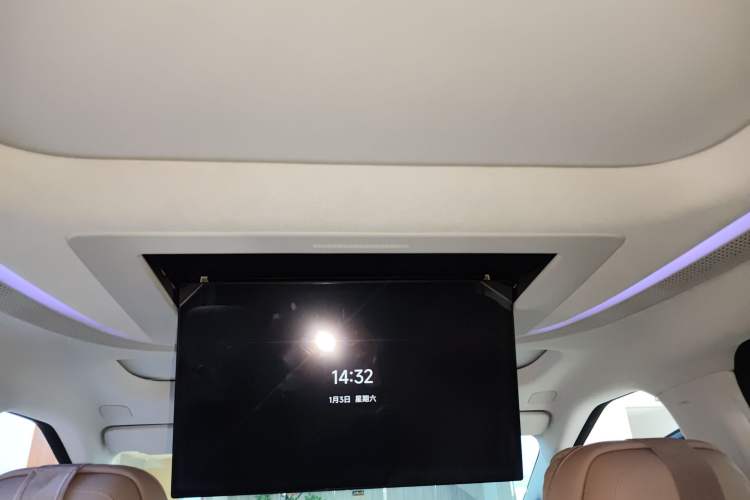 Used XPeng X9 2024 702 Ultra-Long Range Pro
