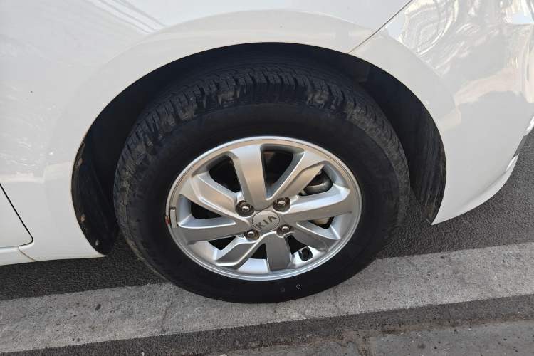 Used Kia K2 2015 Sedan 1.4L MT GLS