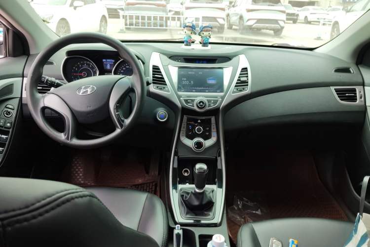 Used Hyundai Elantra (5th Generation / Langdong) 2016 1.6L Manual Luxury Model
