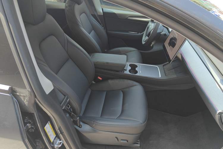 Used Tesla Model Y 2024 Rear-Wheel-Drive Version
