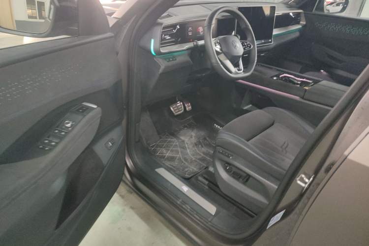 Used Volkswagen Teramont 2025 Tiguan Pro 450TSI Four-Wheel Drive Summit Edition
