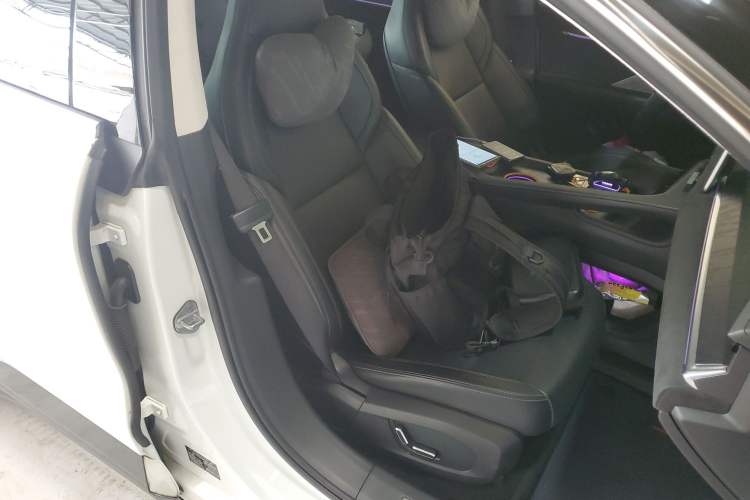 Used Zeekr 001 2022 Ultra-Long Range Single-Motor WE Version Right Front Seat