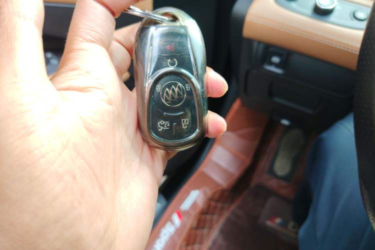 Used Buick LaCrosse 2016 28T Premium Edition Vehicle Key