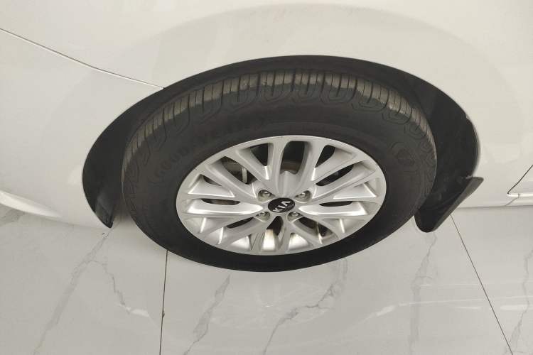 Used Kia K2 2017 Sedan 1.4L Manual Transmission GLS