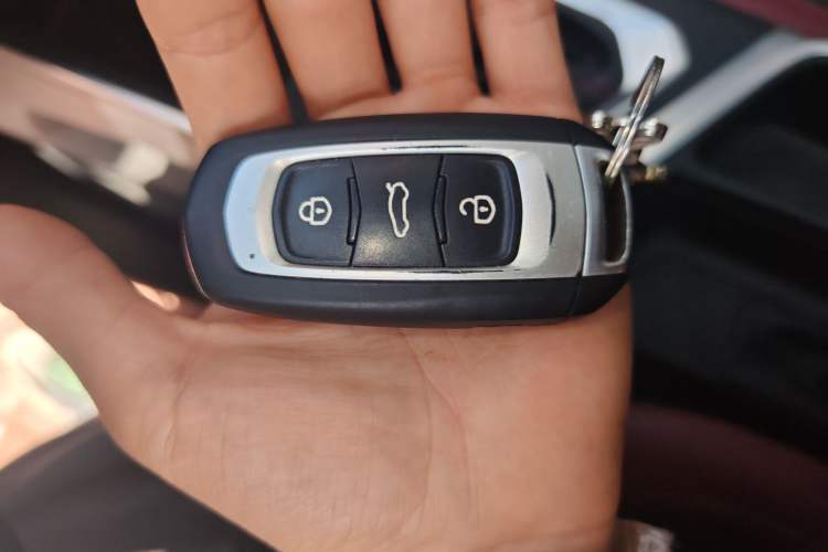 Used Geely Auto Vision X3 2021 PRO 1.5L CVT Deluxe Model
