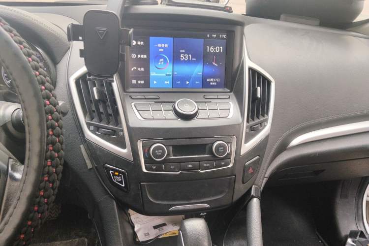 Used Dongfeng Aeolus AX7 2016 2.0L Automatic Zhiyue Trim