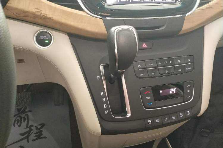 Used Buick GL8 2017 ES 28T Comfort Model China V Standard