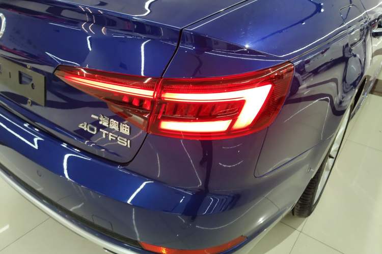 Used Audi A4L 2019 40 TFSI Fashion Edition China VI Emission Standard Exterior 3