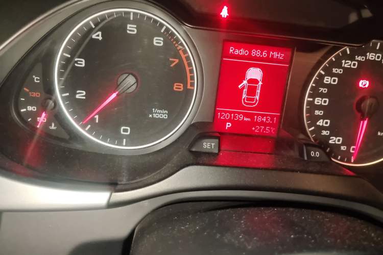 Used Audi A4L 2012 1.8 TFSI Automatic Comfort Model Odometer Close Up