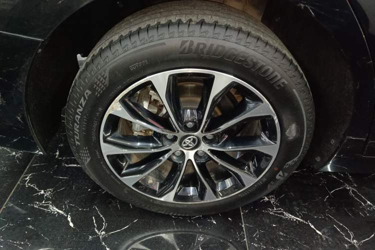 Used Toyota Avalon 2023 Dual-Engine 2.5L Luxury Edition
