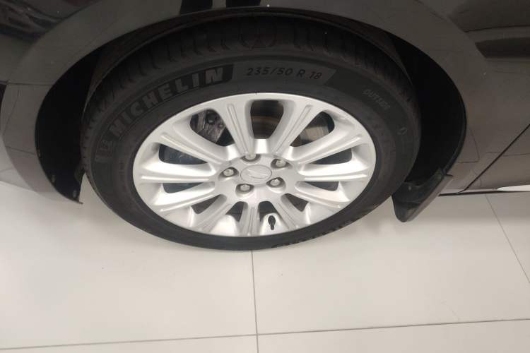 Used Cadillac XTS 2017 28T Elite Model Left Front Wheel Hub