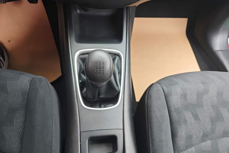 Used Nissan Tiida 2014 1.6L Manual Comfort Model
