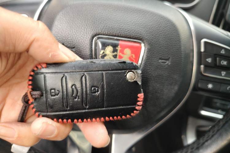 Used Roewe RX5 2016 20T Two-Wheel Drive Automatic Internet Smart Edition
