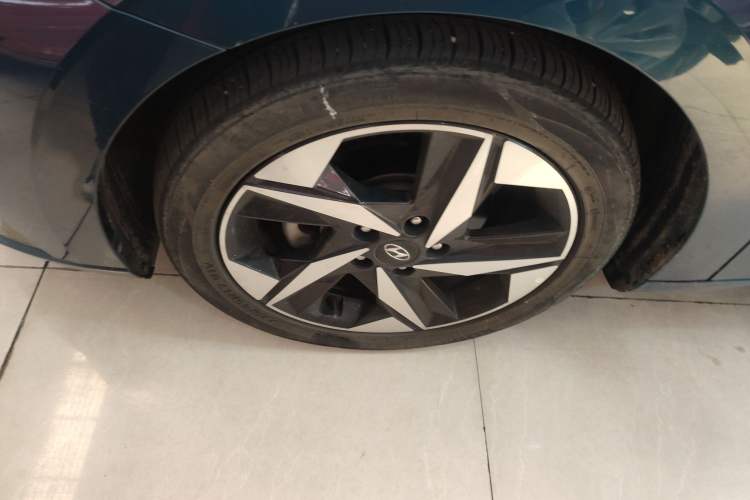 Used Hyundai Elantra 2021 1.5L CVT GLX Elite Edition Exterior 4