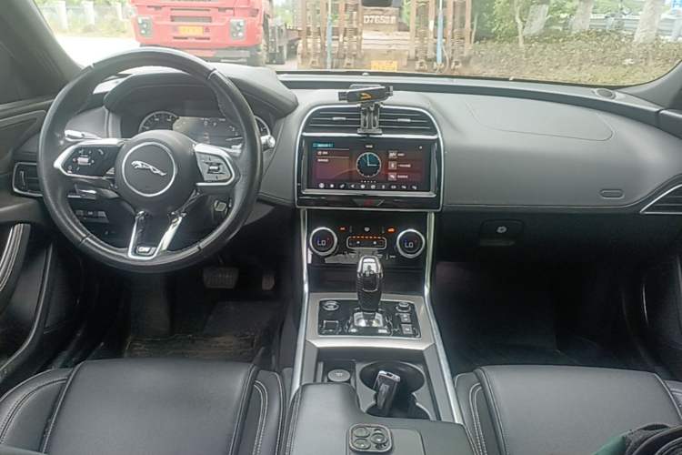 Used Jaguar XEL 2020 2.0T 200 PS R-DYNAMIC S Advanced Sport Edition
