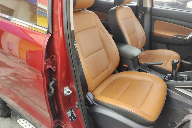 Used Oshan CX70 2016 1.6L Manual Luxury Model