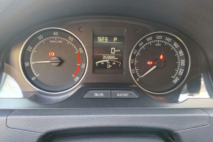 Used Skoda Rapid Spaceback 2016 1.6L Automatic Smart Drive Edition
