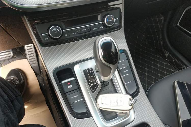 Used Geely Auto Emgrand GS 2016 Sport Edition 1.8L Automatic LingShang Model Gear Lever